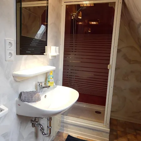 Apartment Rheinblick 4 *